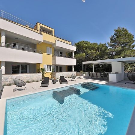 Luxury Villa Nada With Pool 돈제페트레케인 외부 사진