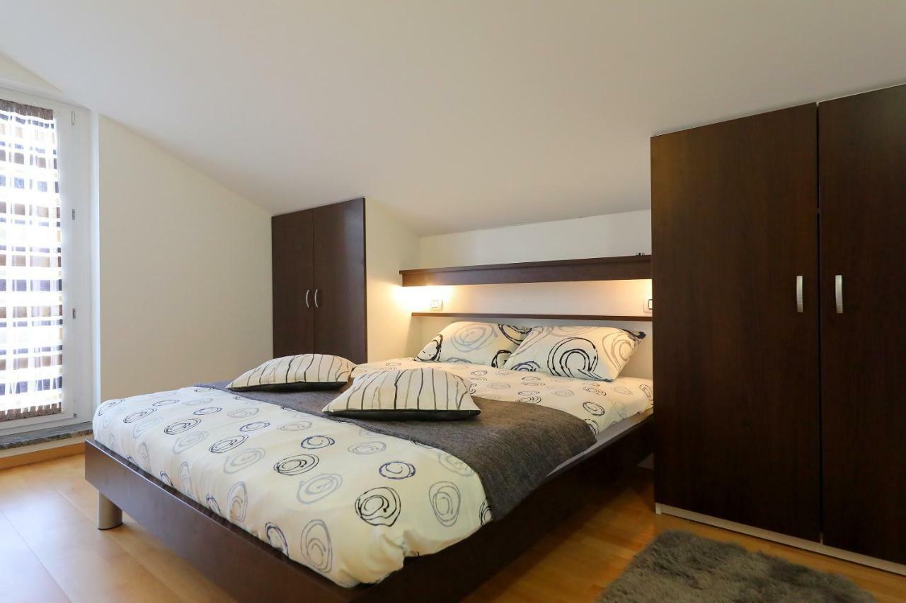 Luxury Villa Nada With Pool 돈제페트레케인 외부 사진