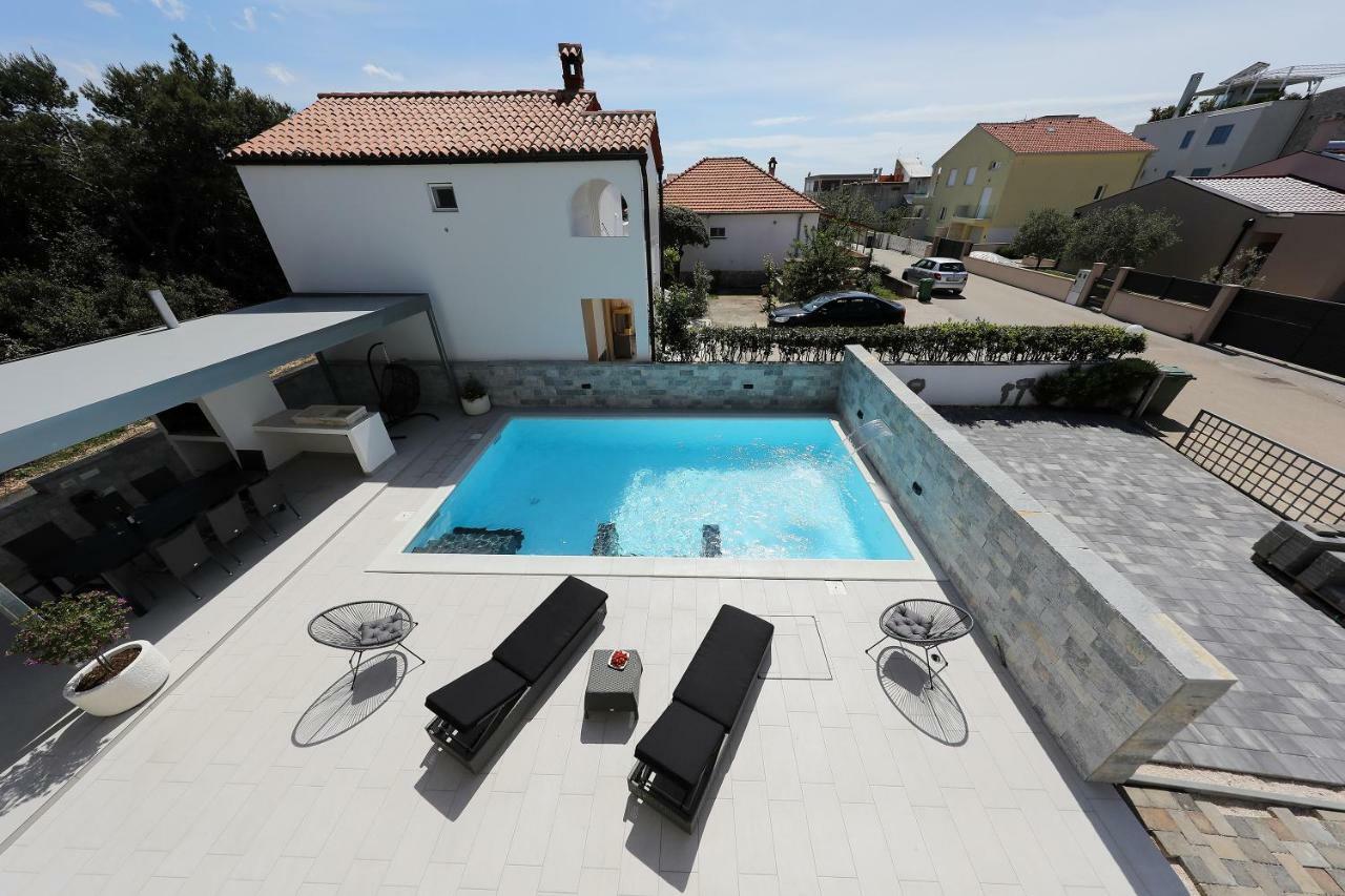 Luxury Villa Nada With Pool 돈제페트레케인 외부 사진