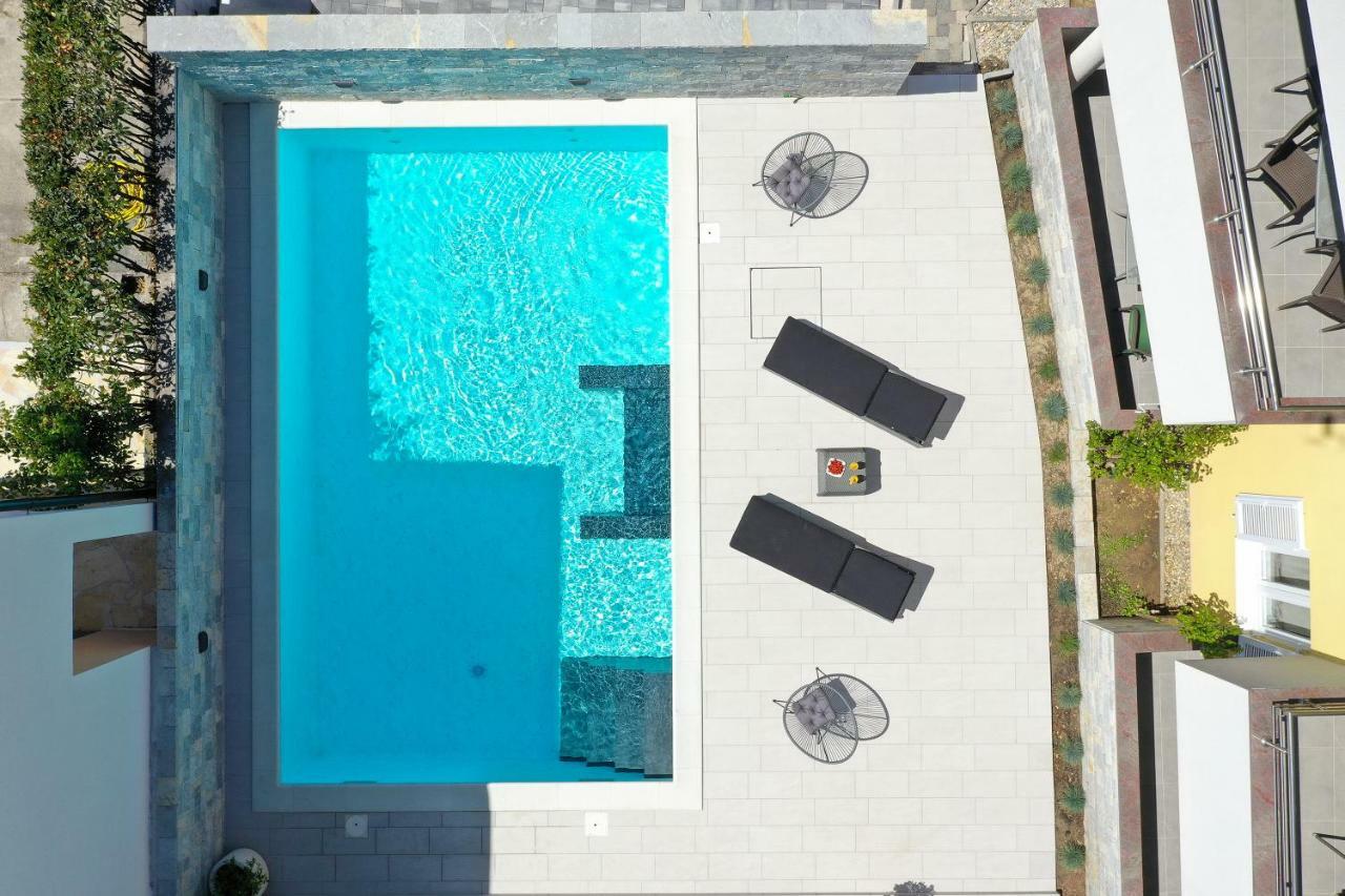 Luxury Villa Nada With Pool 돈제페트레케인 외부 사진