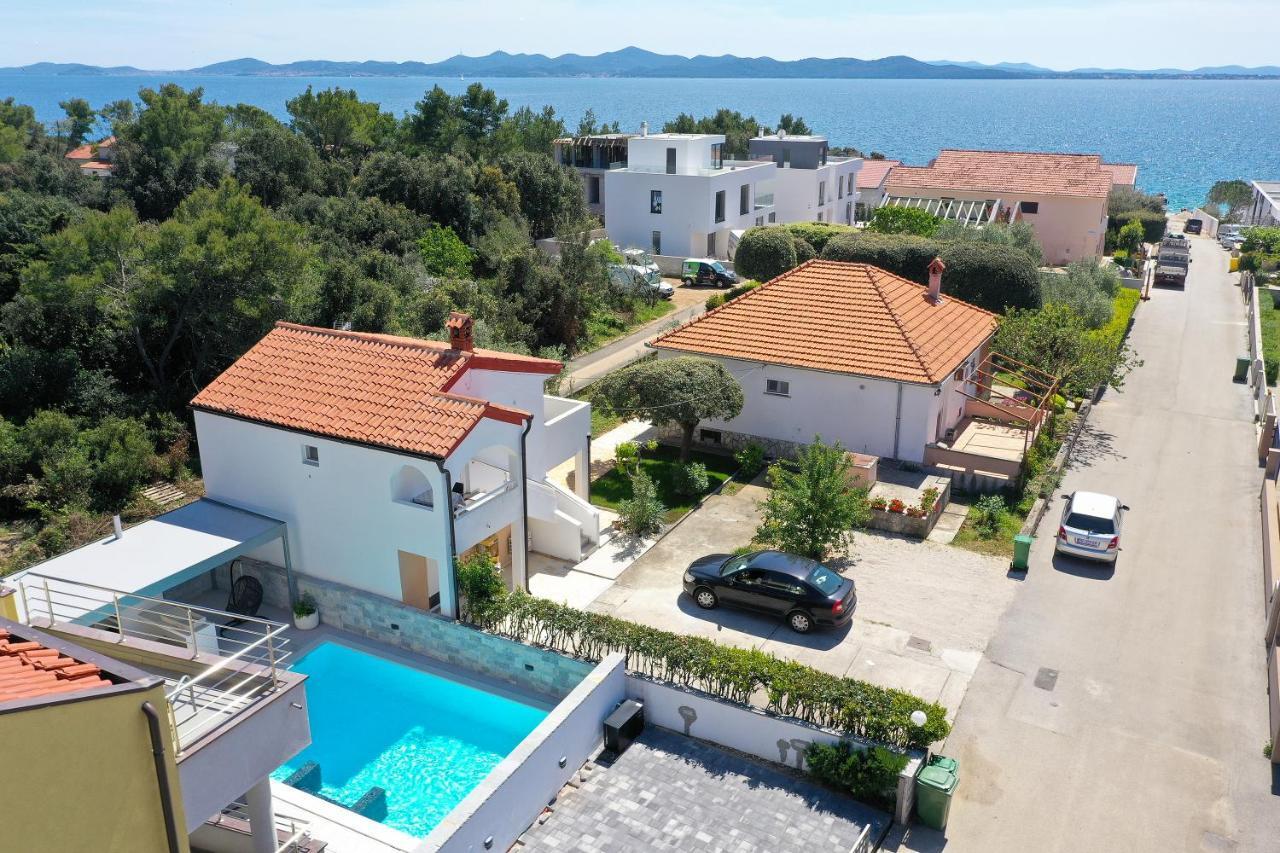 Luxury Villa Nada With Pool 돈제페트레케인 외부 사진