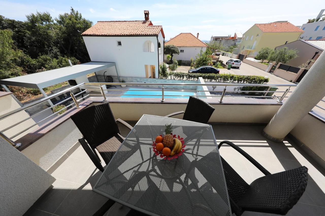 Luxury Villa Nada With Pool 돈제페트레케인 외부 사진